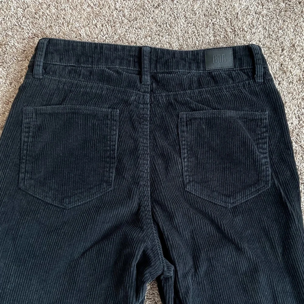 BDG Black Corduroy Mom High Rise Pants 27 Tapered Legs Urban Outfitters Dark